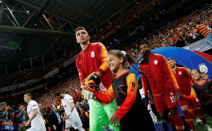 Galatasaray, Schalke Karşısında 3 Puan Peşinde