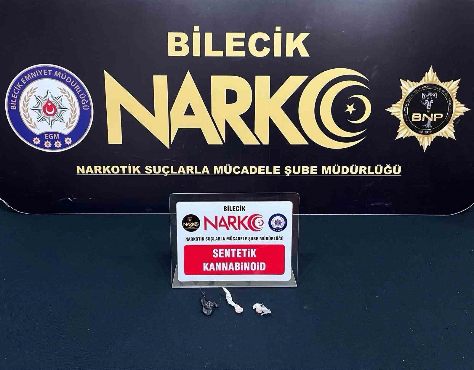 bilecik-te-bir-arac-3-supheli-sahis-uzerinde-bonzai-ele-gecirildi