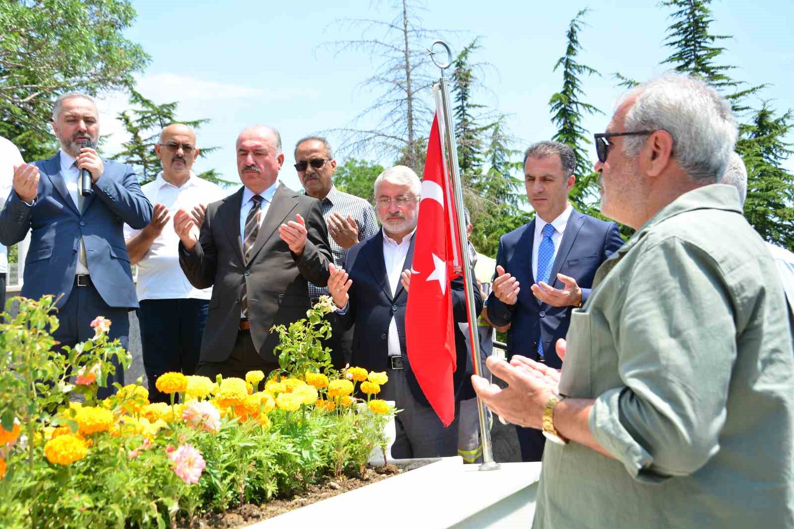 15-temmuz-sehidi-ali-karsli-kabri-basinda-dualarla-anildi