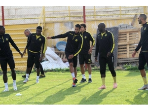 Erol Bulut’tan Futbolculara ‘Kendinize Gelin’ Uyarısı