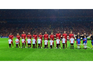 Uefa Şampiyonlar Ligi: Galatasaray: 0 - Schalke 04: 0 (Maç Devam Ediyor)