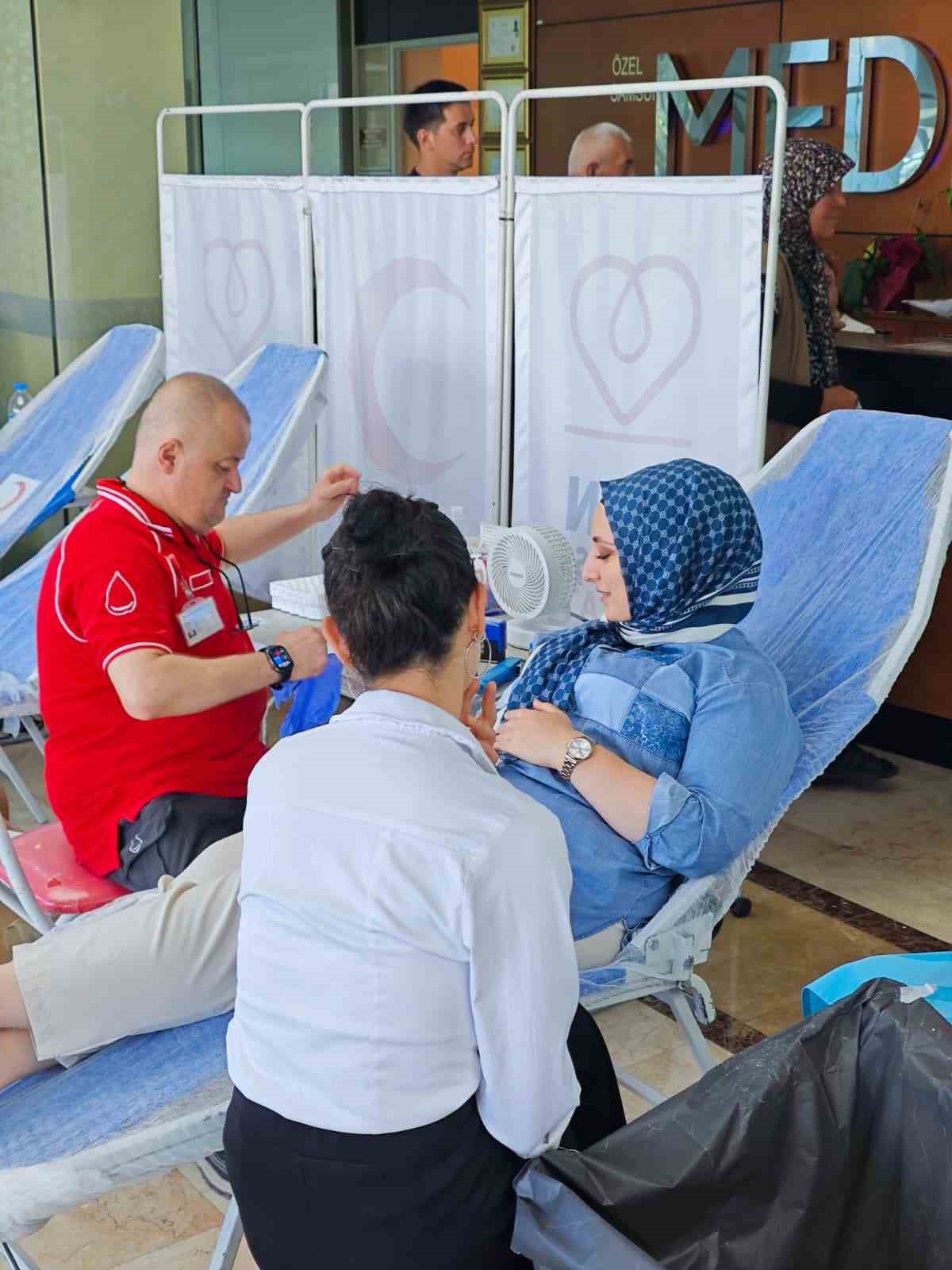 hastanede-kan-ve-kok-hucre-bagisi