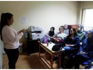 Şaphane’de İşaret Dili Kursu Açıldı