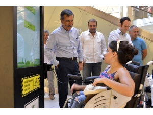 Şarj İstasyonları Engellilerin Hayatını Kolaylaştırıyor