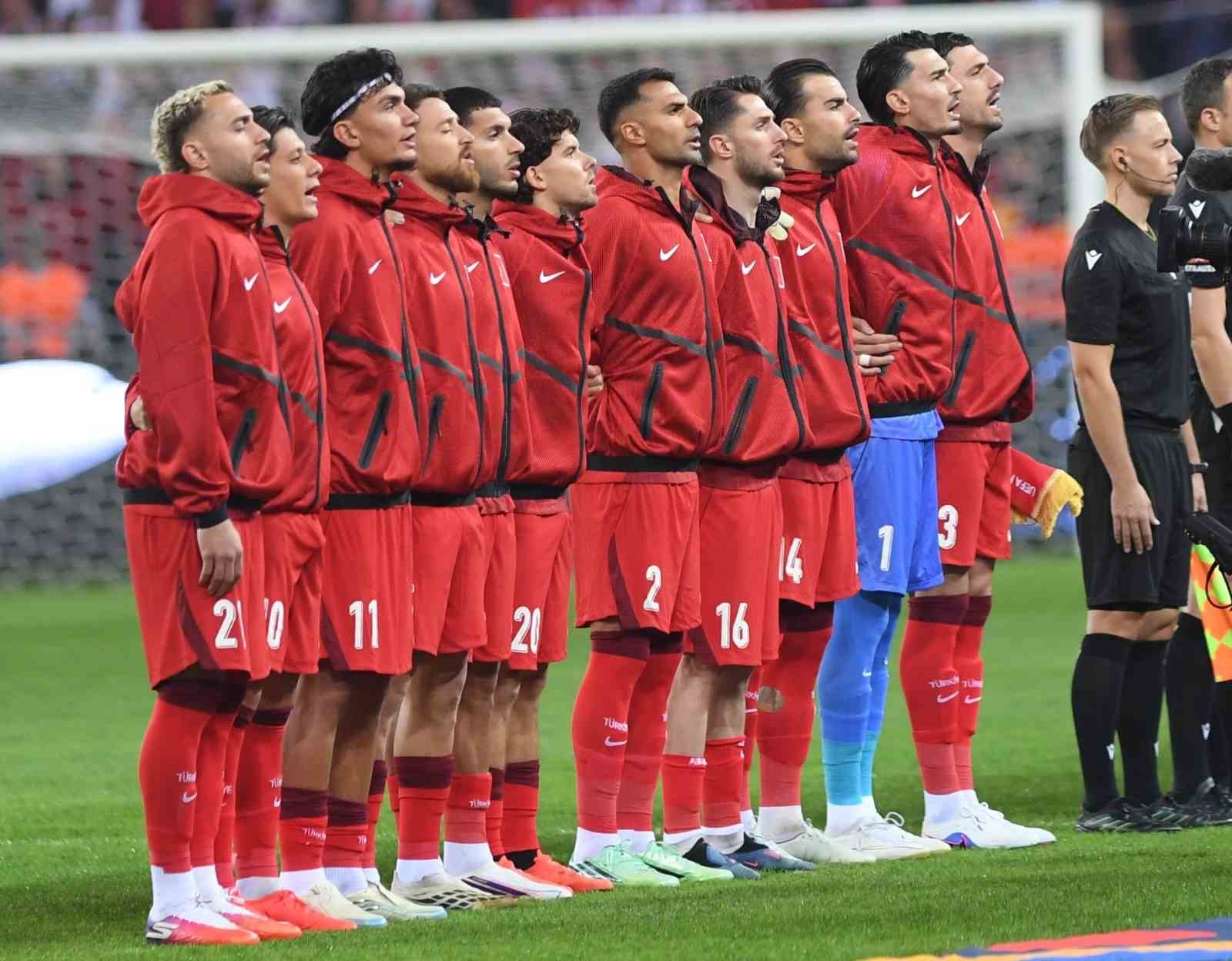 a-milli-futbol-takimi-bursa-da-italya-ile-karsilasacak