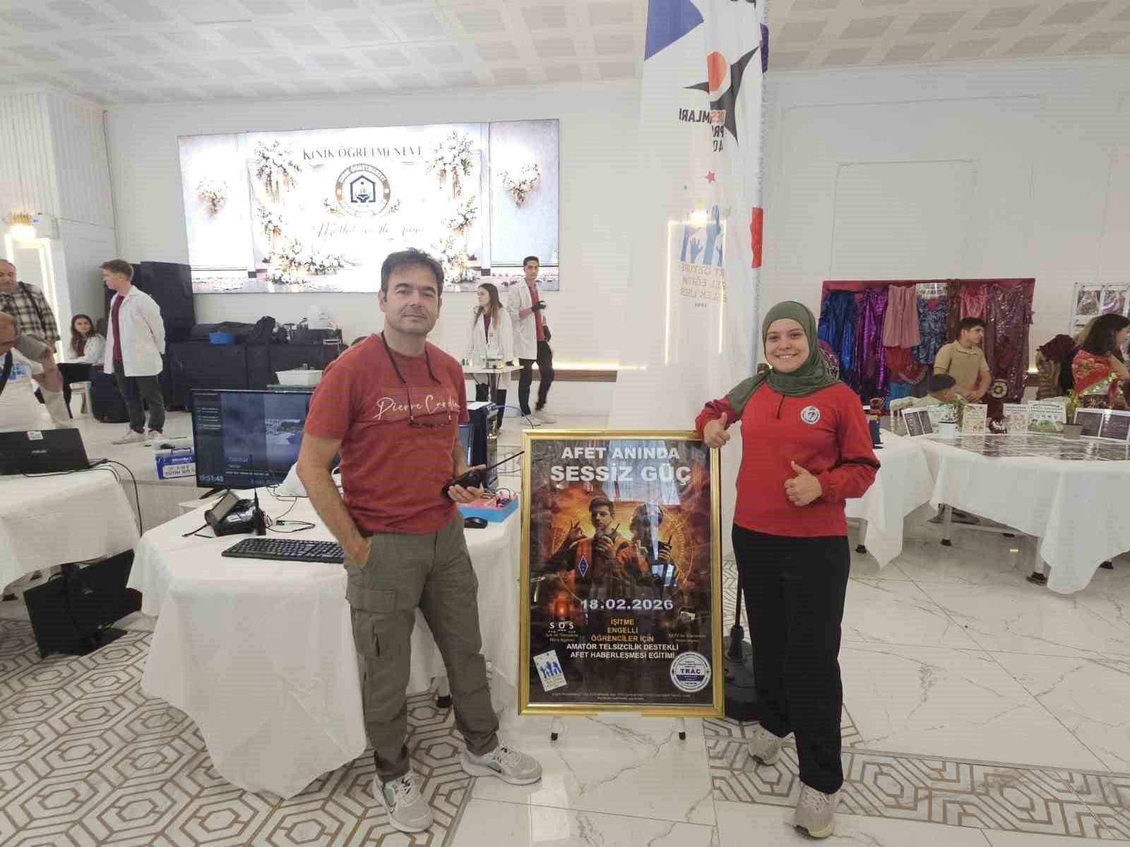 isitme-engelli-ogrenciden-tarihi-basari-bergamali-didem-a-sinifi-amator-telsizci-oldu