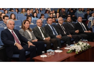 Esogü’de ’Eskişehir İş Dünyası Zirvesi’ Düzenlendi