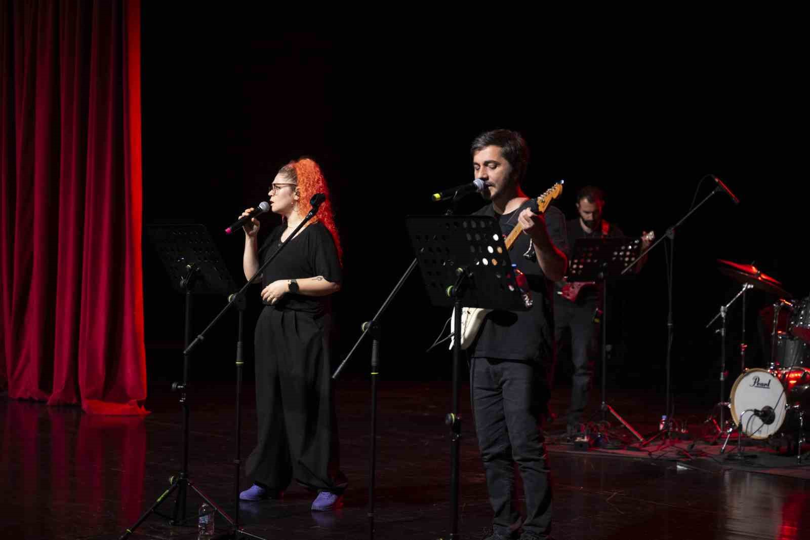 mersin-de-lgs-ogrencilerine-moral-konseri