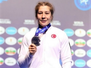 Trakya Üniversitesi’nin Gururu Yasemin Adar Dünya İkincisi