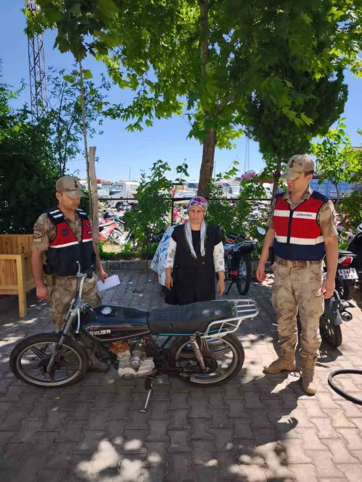 3-ay-once-calinan-motosiklet-sahibine-teslim-edildi