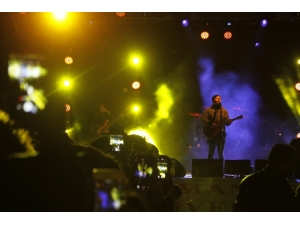 Emre Aydın’dan 3 Derecede Montlu Konser