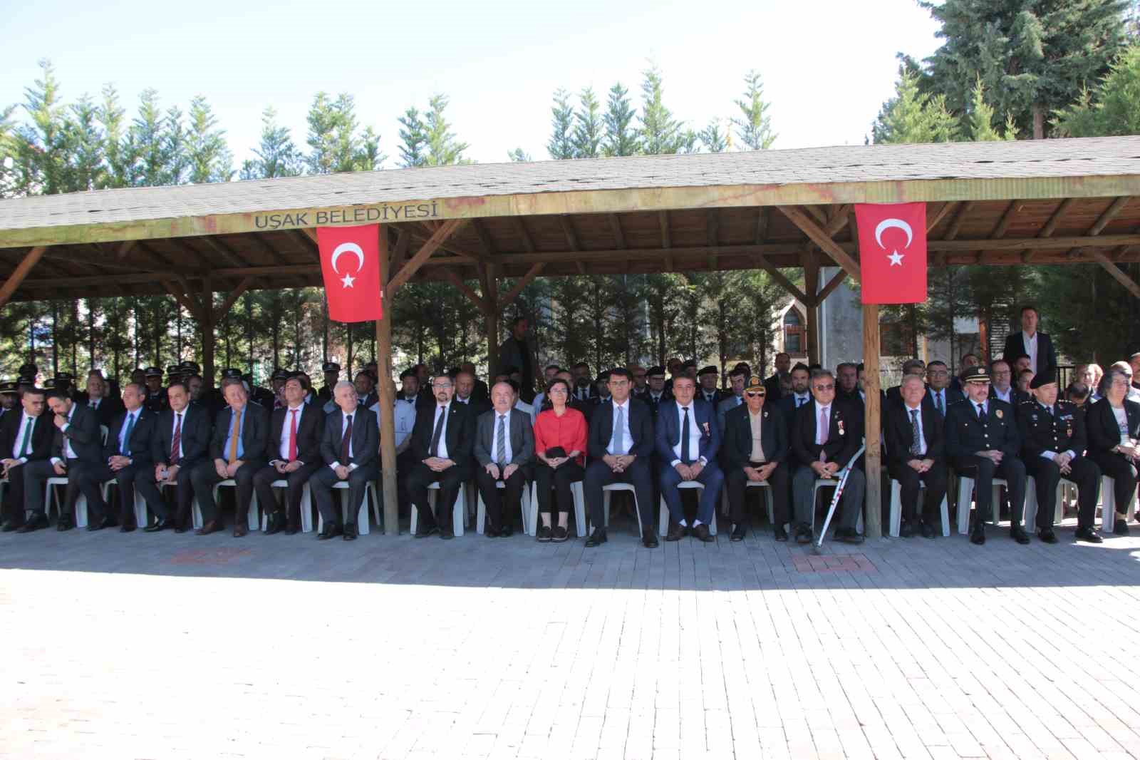 15-temmuz-sehidi-cumhurbaskani-korumasi-mehmet-cetin-mezari-basinda-anildi
