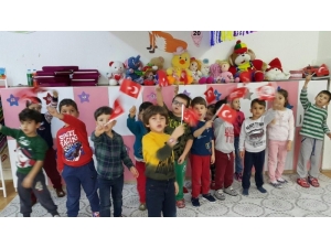 Anasınıfı Öğrencilerinin İlk 29 Ekim Cumhuriyet Bayramı Heyecanı