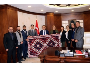 Reng-i Hakari’den Vali Toprak’a Ziyaret