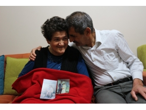 Felçli Eşine 18 Yıldır Gözü Gibi Bakıyor