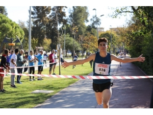 Bucalılar Eski Milli Atlet Safter Karabağlı Anısına Koştu