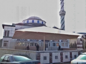 Körfez Belediyesi’nden Dev Şemsiye