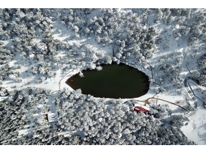 Limni Gölü Beyaz Cenneti Andırıyor