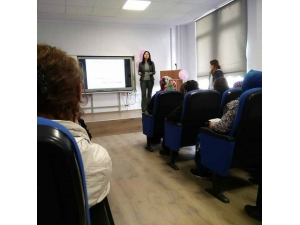 Kartepe’de Anne Ve Kızlarına Sağlık Eğitimi