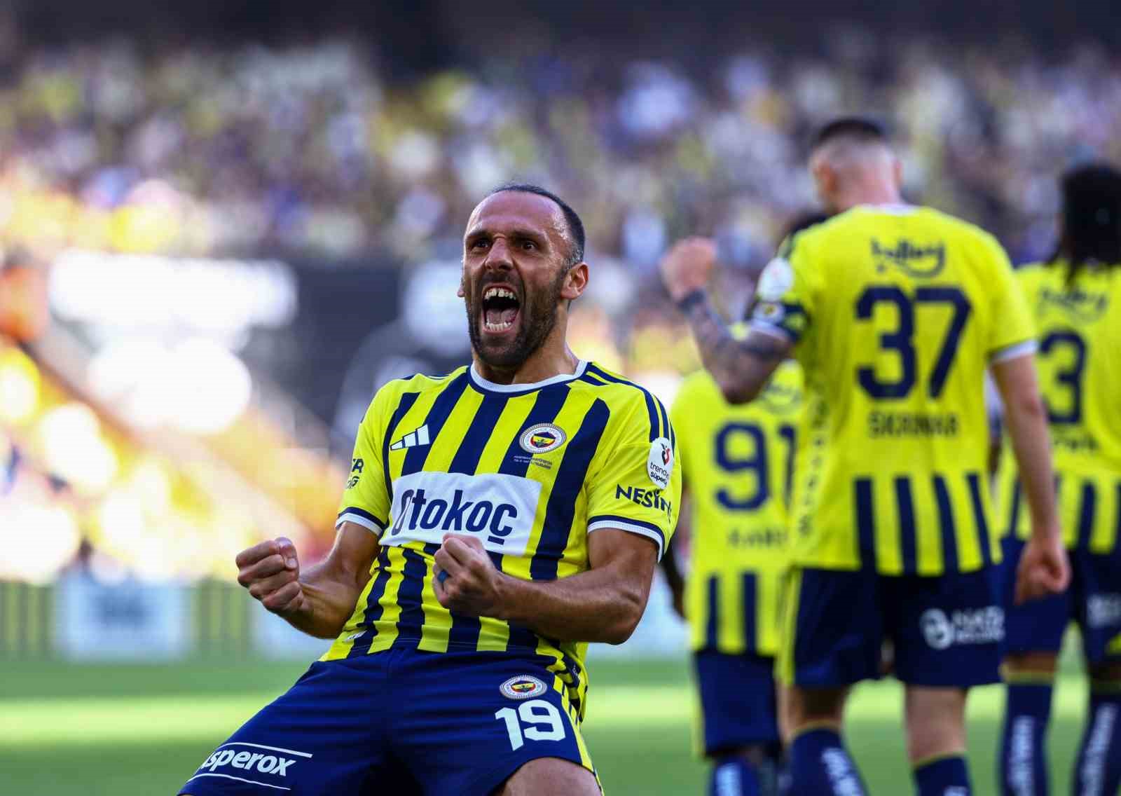 trendyol-super-lig-fenerbahce-2-eyupspor-0-mac-devam-ediyor