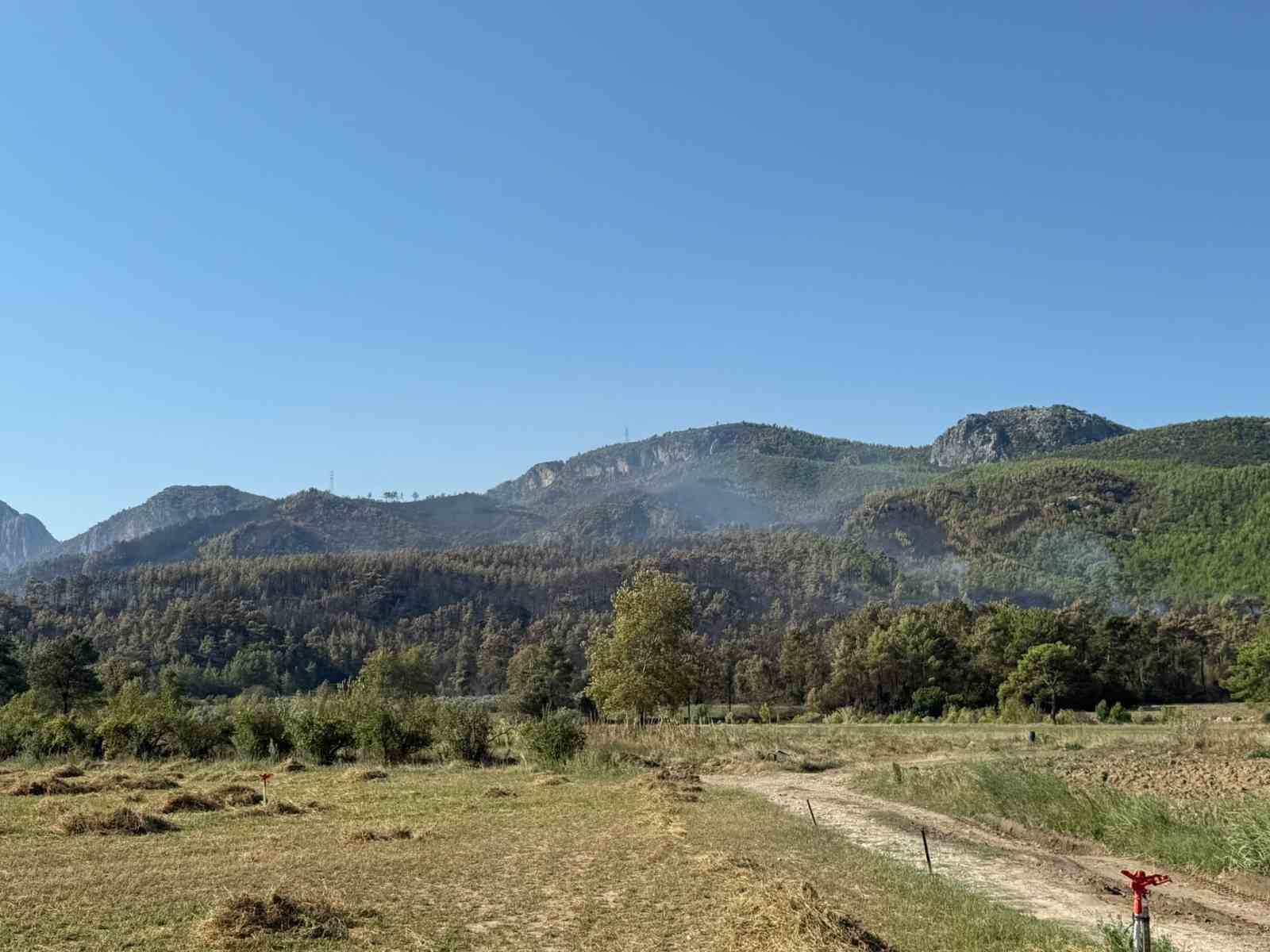 antalya-serik-teki-yangin-buyuk-oranda-kontrol-altina-alindi