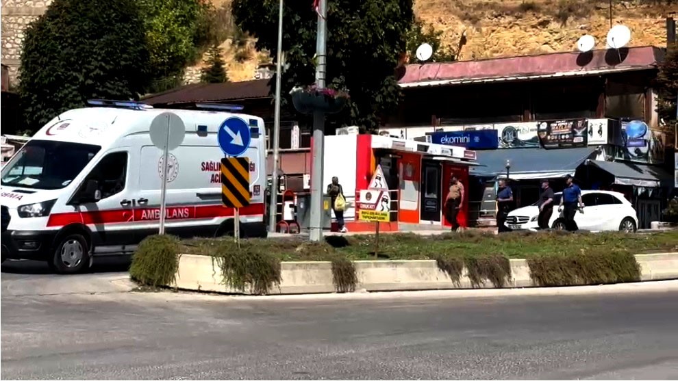 otomobile-carpmamak-icin-hastanelik-oldu