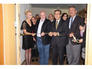 Kuşadası’nda Ortaokul Öğrencilerinden Resim Sergisi