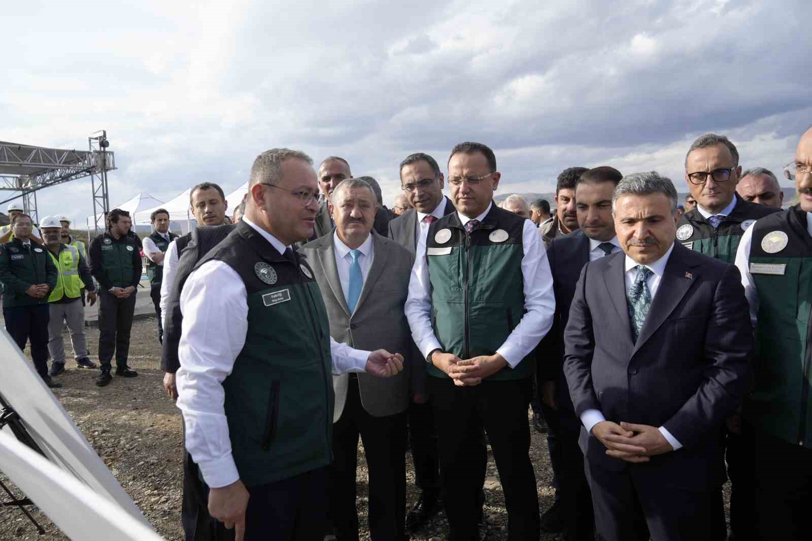 kelkit-camur-baraji-nda-su-tutma-islemi-basladi