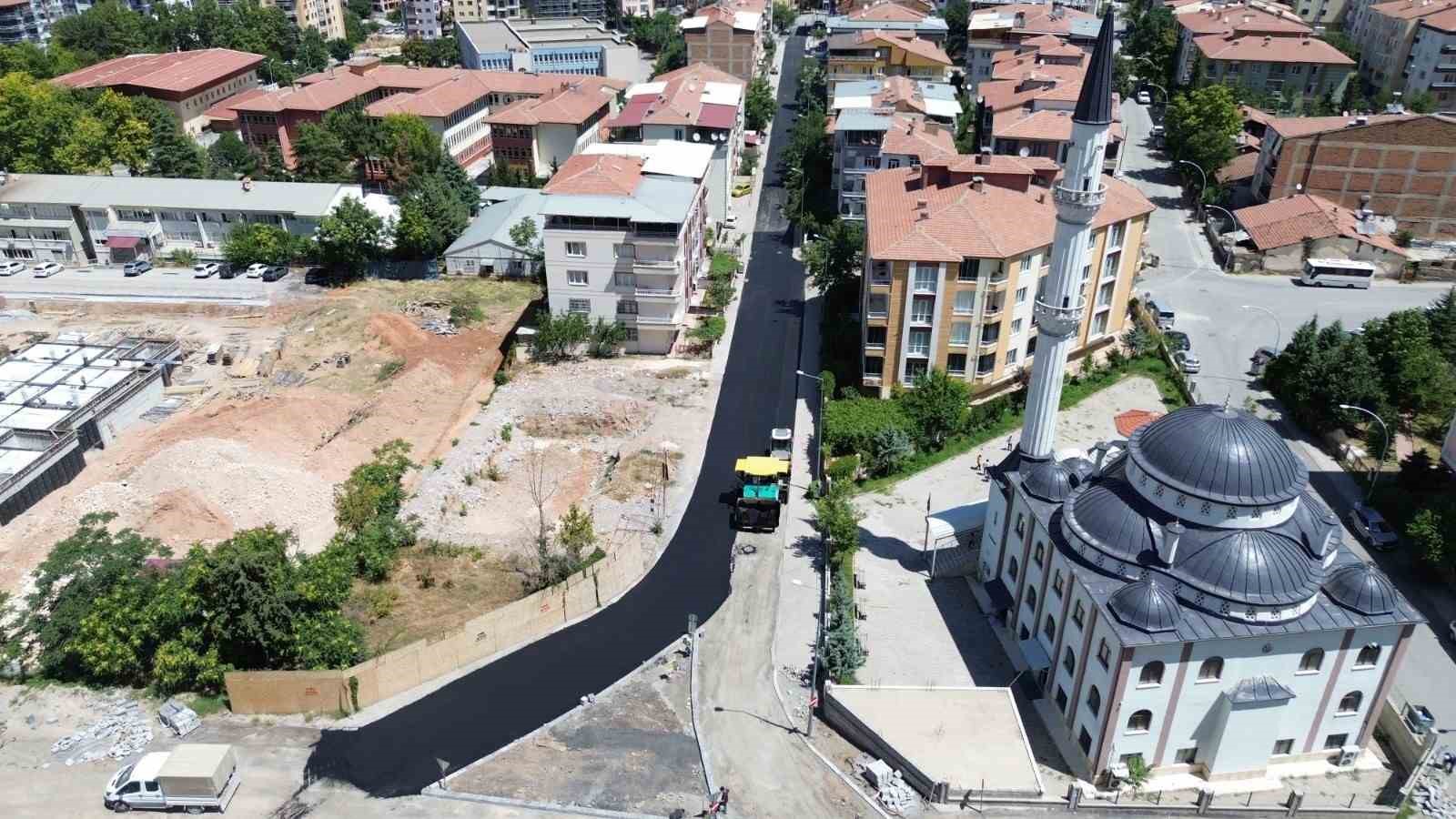 battalgazi-de-asfalt-mesaisi-araliksiz-suruyor