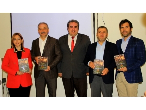 Nurhan Keleş Kitabını Tanıttı