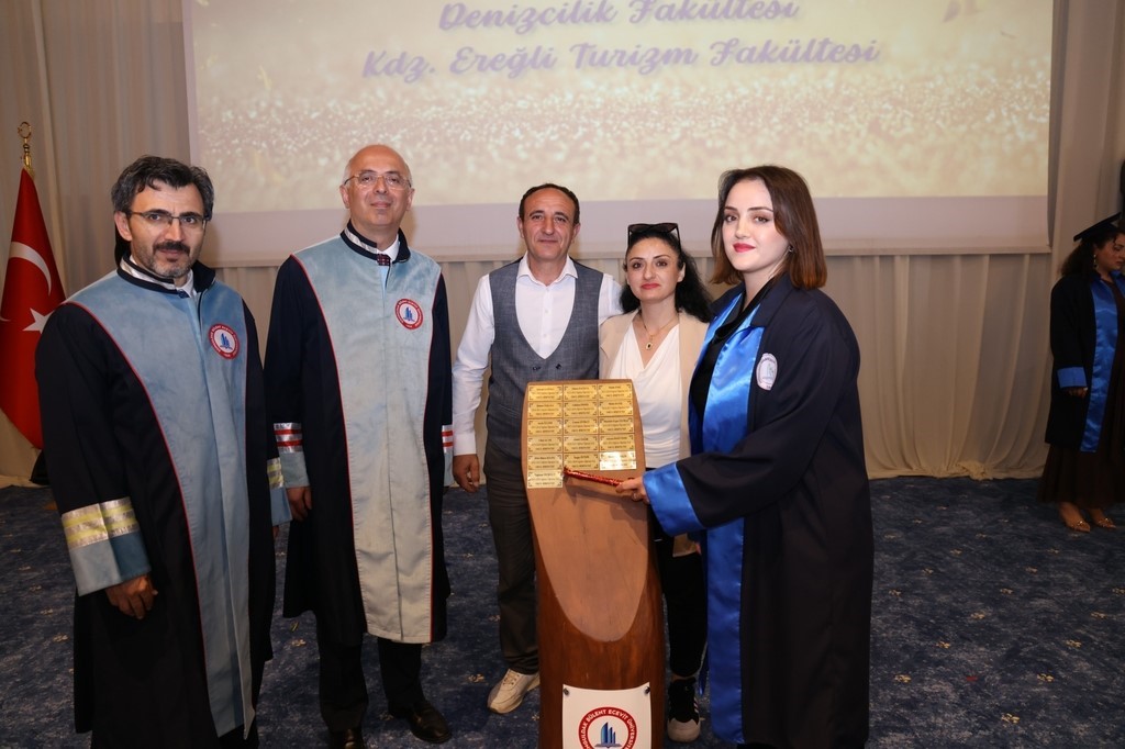 beun-da-denizcilik-ve-turizm-fakultesi-mezunlari-gelecege-ilk-adimlarini-atti