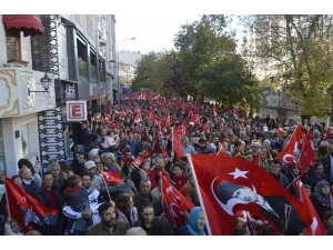 Eskişehirlilerden Kendilerine Yakışan Cumhuriyet Yürüyüşü