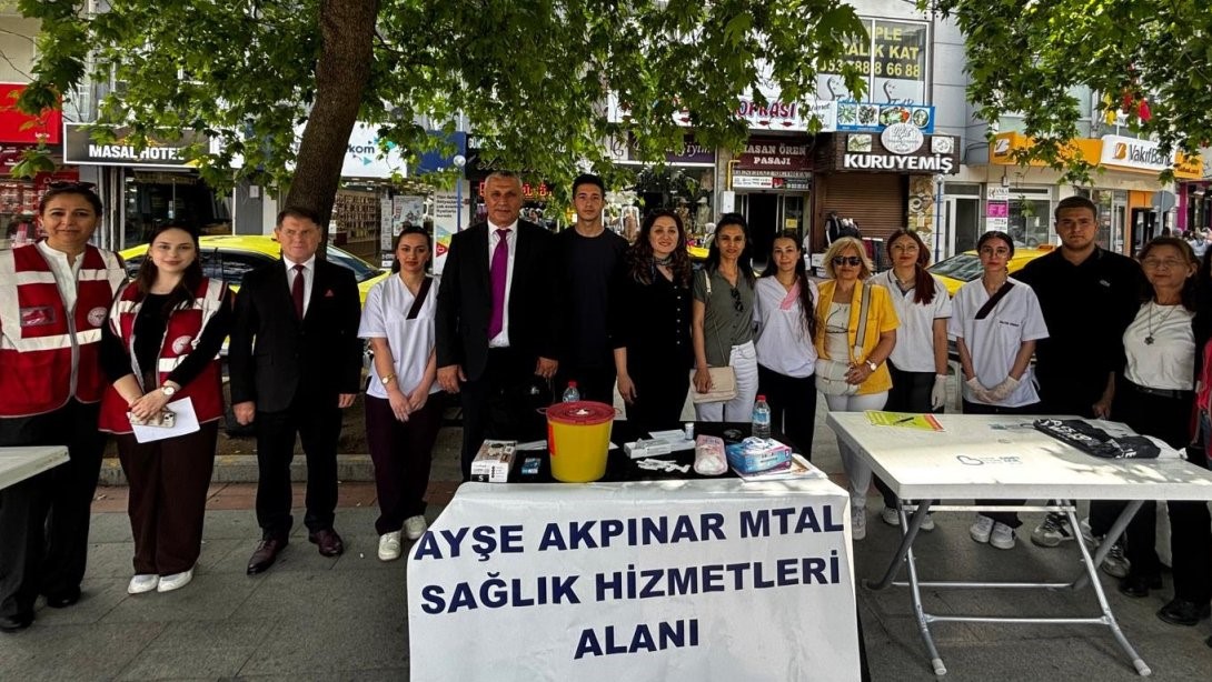 burhaniye-de-genc-saglikcilar-mesleklerini-tanittilar