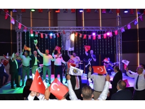 Atatürk Lisesi Mezunları, Cumhuriyet Balosu’nda Buluştu