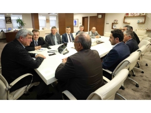 Başkan Karaosmanoğlu, Dilovası’nda Muhtarlarla Buluştu