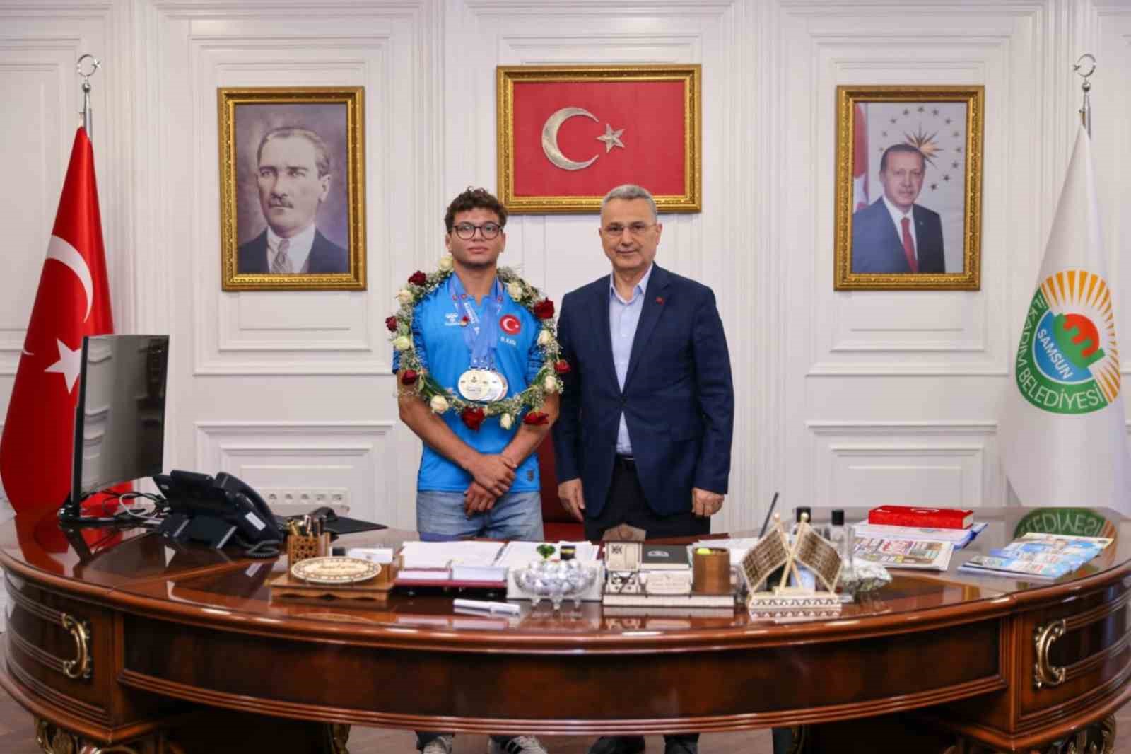 ilkadimli-guresciden-tarihi-basari