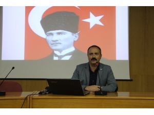 Elazığ’da "Bir Şiir Atatürk" Konferansı
