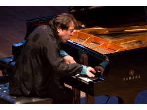 Fazıl Say, İzmir’i Anlatan Dev Eserini İlk Kez Çaldı