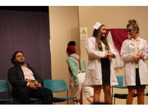 ‘Hastane Mi Kestane Mi’ İle Gülmekten Kırıp Geçirdiler