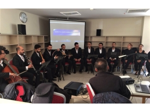 Elazığ’da Kütüphanede Konser Verildi