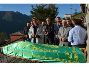 İki Kardeşin Bir Gün Arayla Vefat Etmesi Sevenlerini Yasa Boğdu