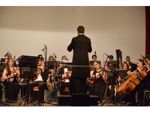 Hacettepe Üniversitesi Senfoni Orkestrası, Akıngüç Oditoryumu Sahnesinde