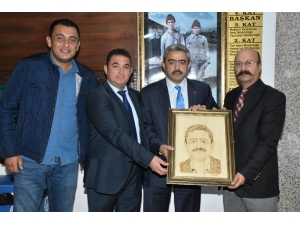 Başkan Alıcık’a 2 Ayda Tamamlanan Anlamlı Hediye