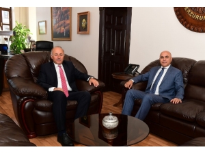 Vali Azizoğlu’ndan Başkan Korkut’a Veda Ziyareti