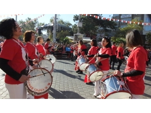 Öğretmenler Bandosu İlk Konserini Verdi
