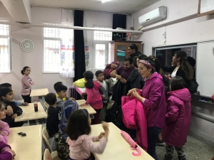 Çocuklar Üşümesin Gönüllülerinden Köy Okullarına Destek