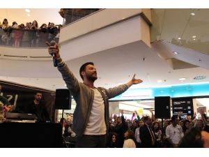 Sinan Akçık Espark’ta Sevenleriyle Buluştu