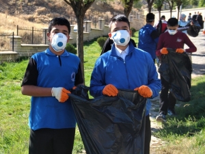 Öğrenciler, Tarihi Harput Mahallesinde Çöp Topladı