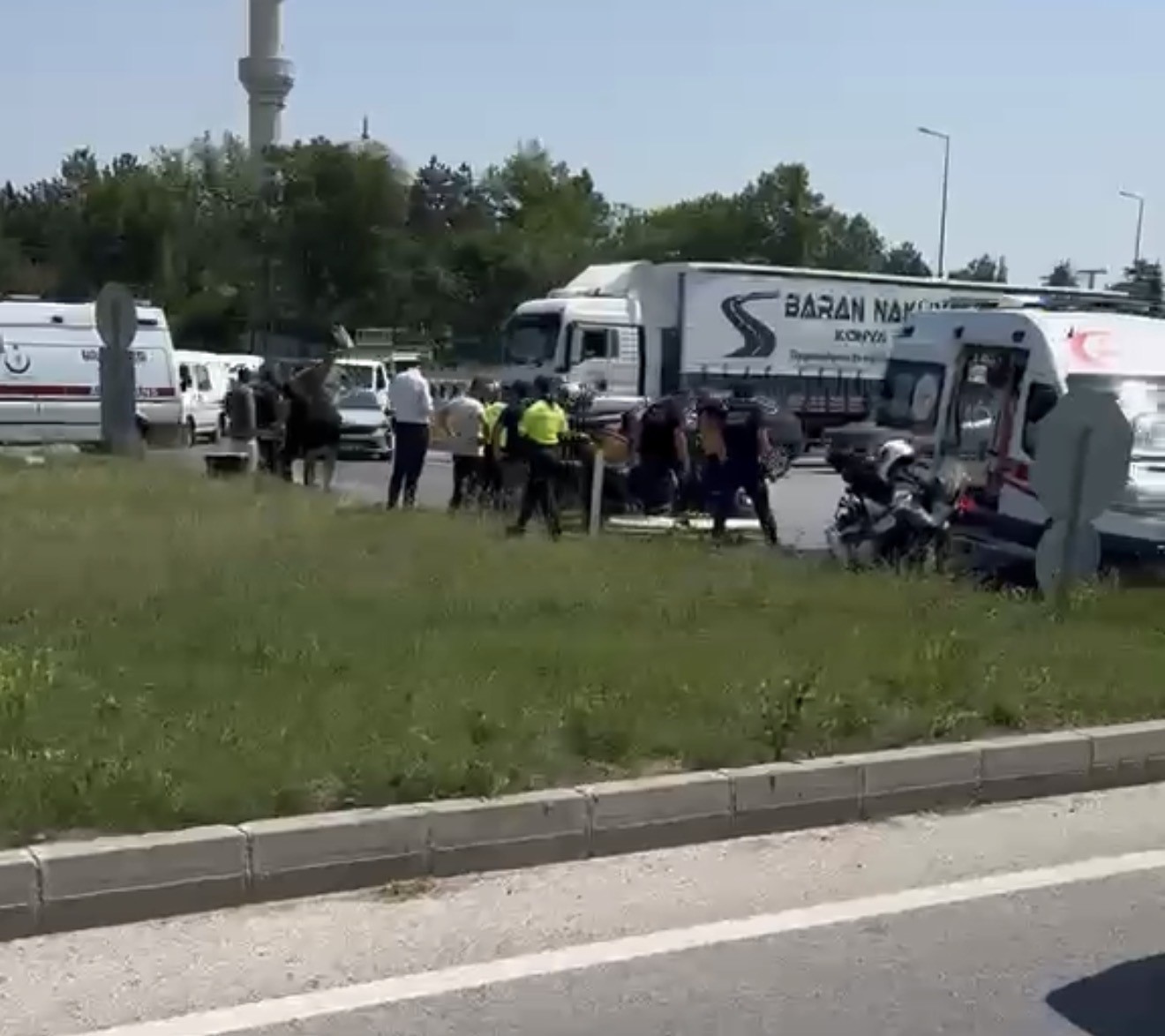 luleburgaz-da-iki-otomobil-carpisti-6-yarali