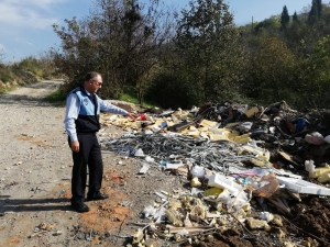 İzmit’te Yol Ve Çevre Çalışmaları Devam Ediyor